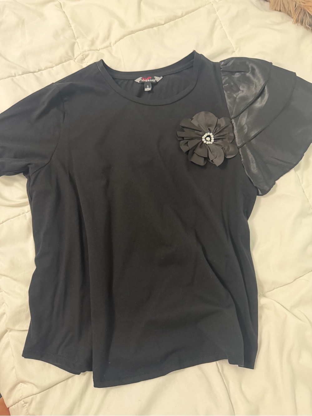 Black Women's Short Sleeve Tee with Floral Brooch